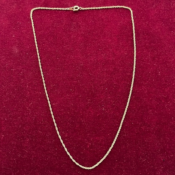 18” light gold rope chain. - Picture 1 of 4